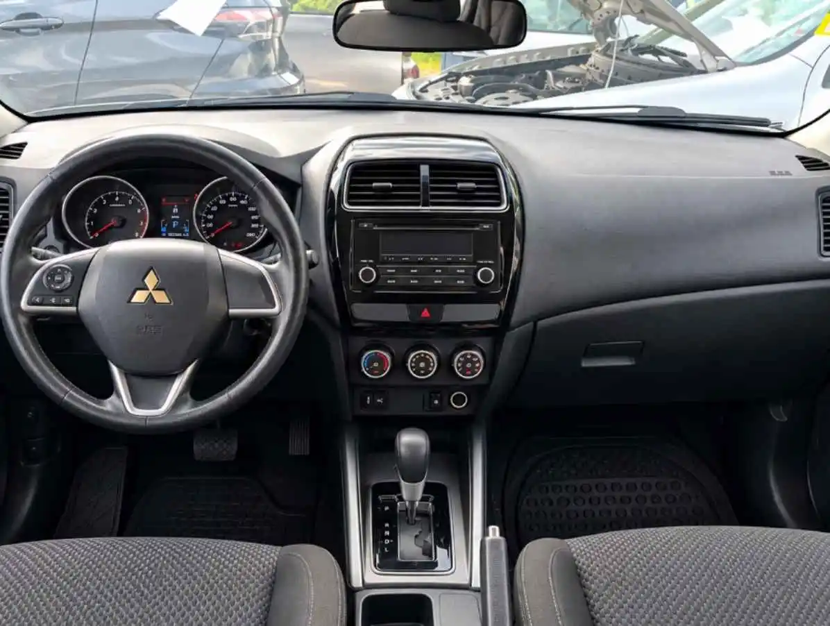 MITSUBISHI ASX - 2017