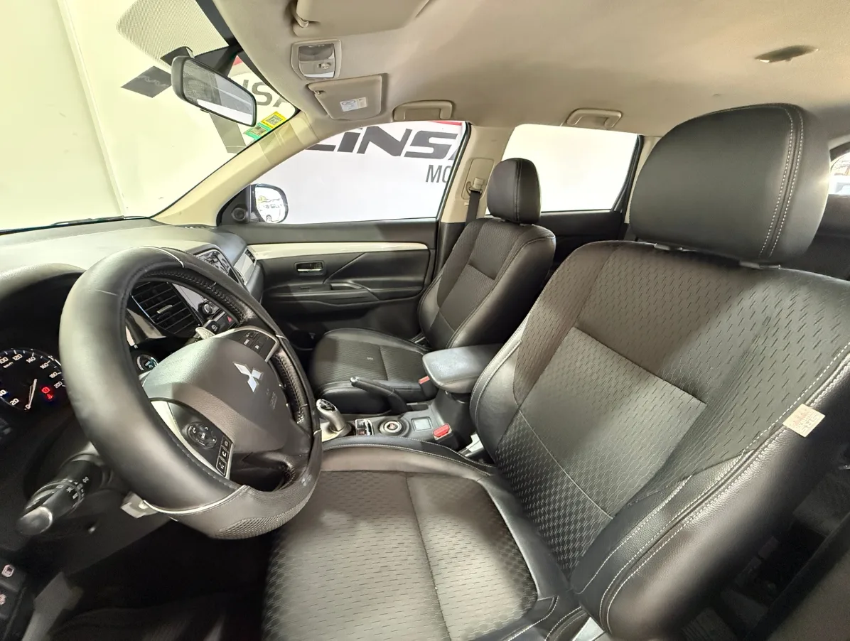 MITSUBISHI OUTLANDER - 2017