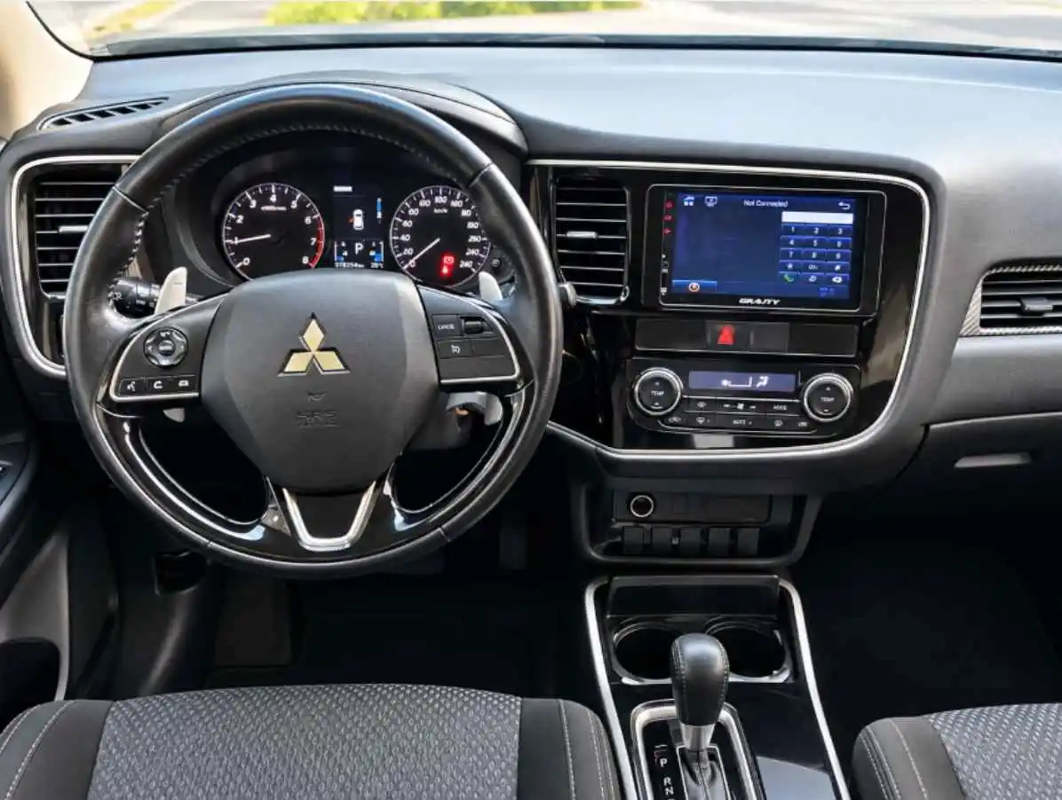 MITSUBISHI OUTLANDER - 2018