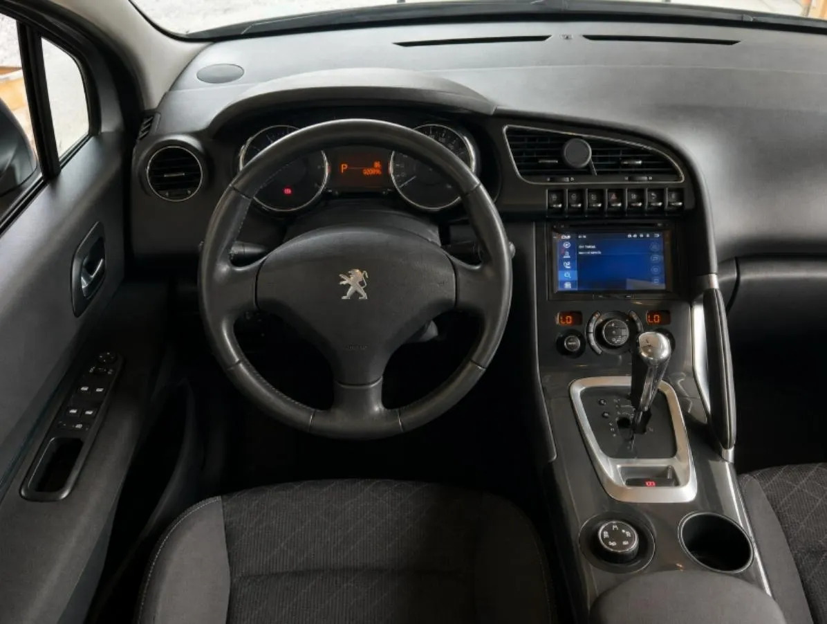 PEUGEOT 3008 - 2017