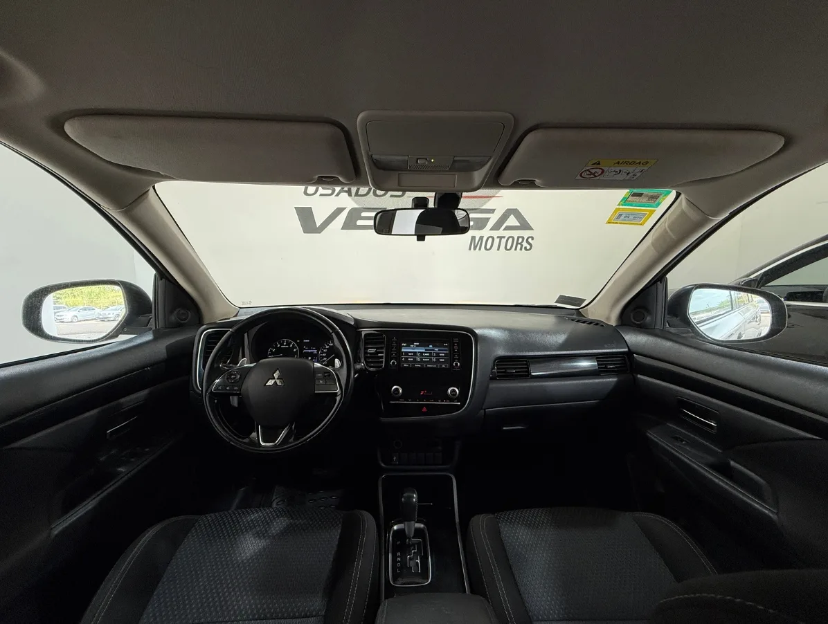 MITSUBISHI OUTLANDER - 2020