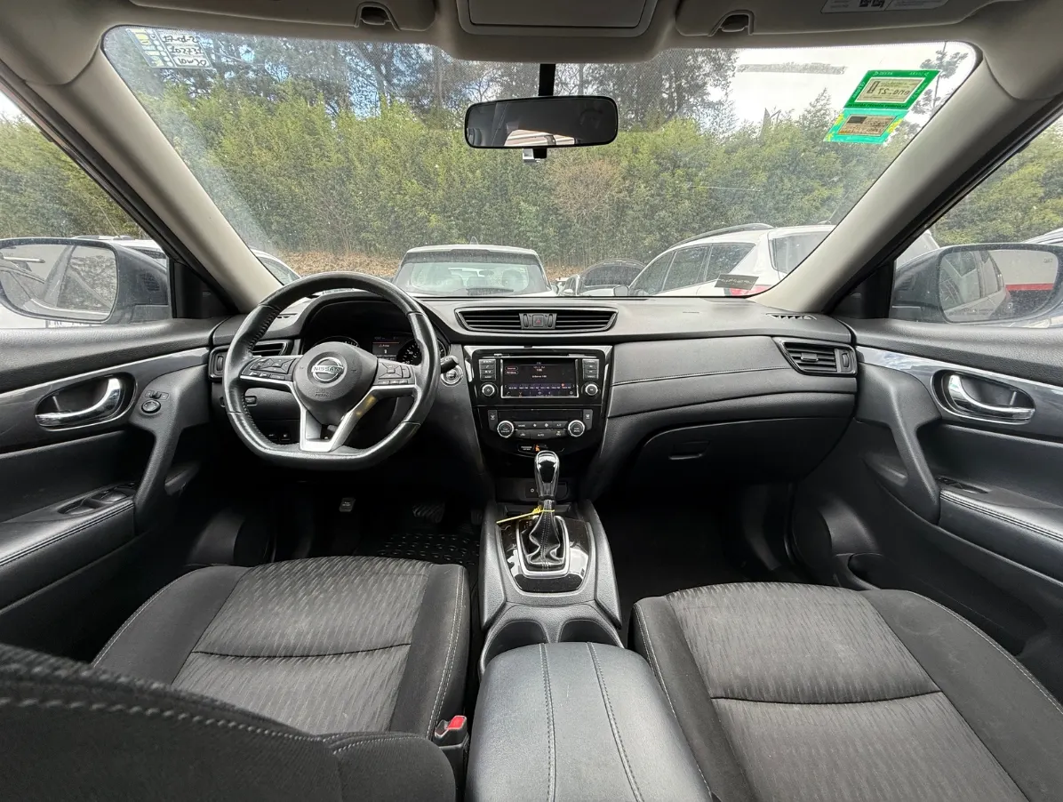 NISSAN ROGUE - 2018