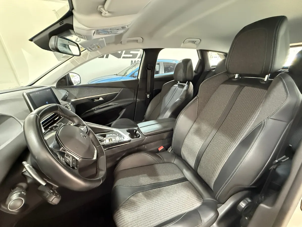 PEUGEOT 3008 - 2023