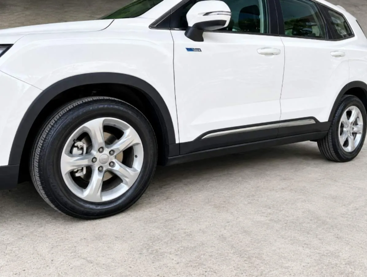 GEELY OKAVANGO - 2023