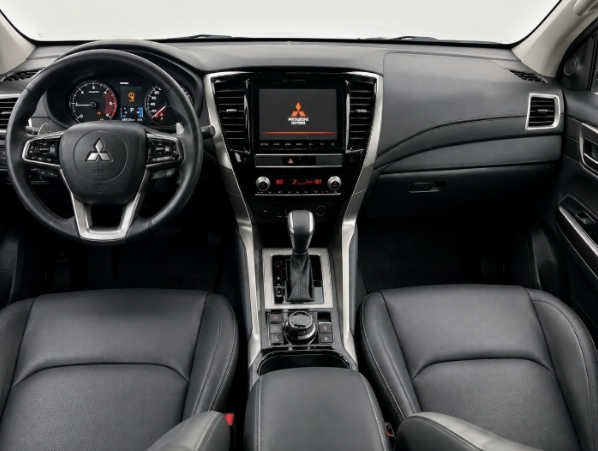 MITSUBISHI SPORT - 2023