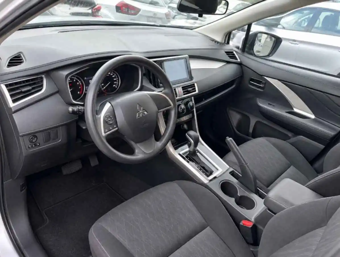 MITSUBISHI XPANDER