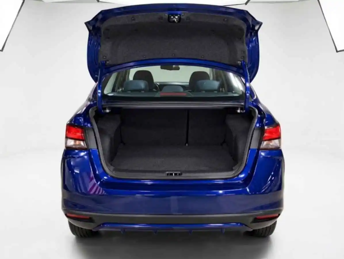 NISSAN VERSA - 2023