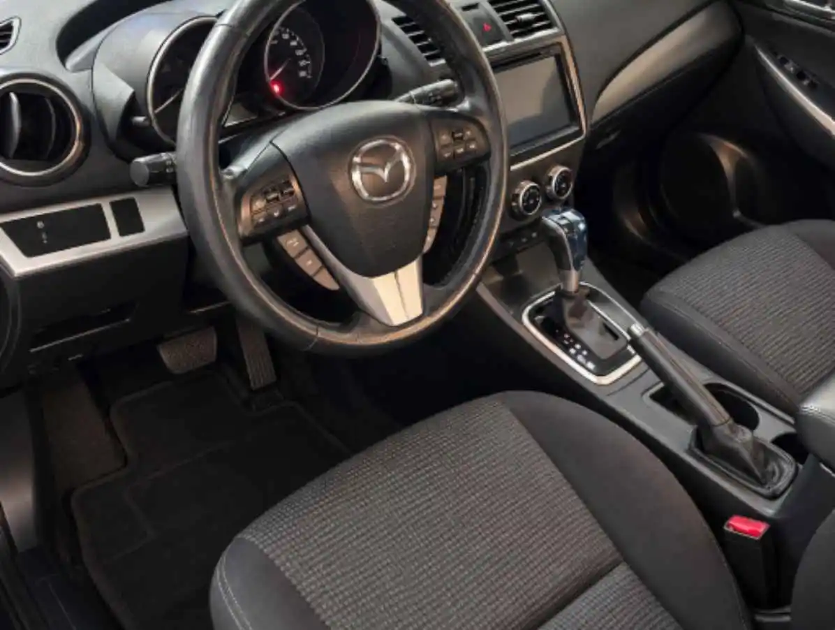 MAZDA 3 - 2014