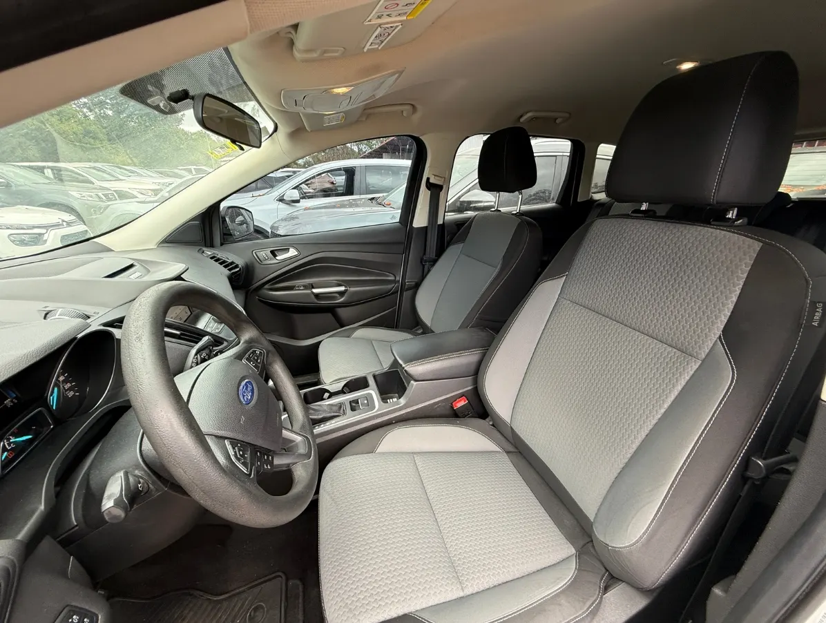 FORD ESCAPE - 2017