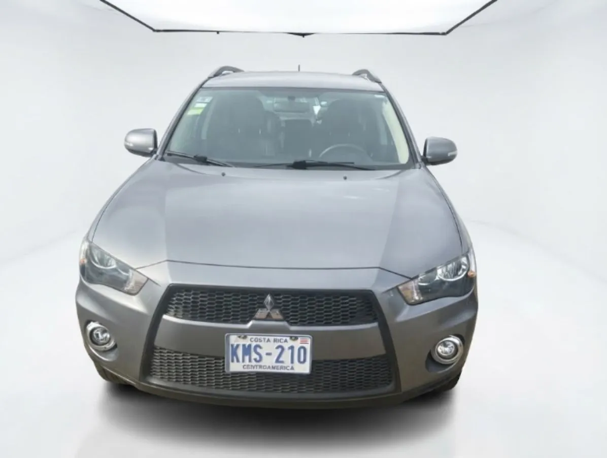 MITSUBISHI OUTLANDER - 2013